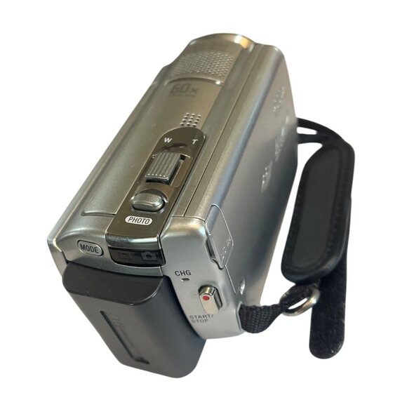 Sony Handycam DCR-SR68 60X Zoom Digital Camcorder Tested - Picture 5 of 9